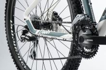 Dámské horské kolo GHOST Lanao Essential 27.5 Pearl White/Green Bay Metallic (3)